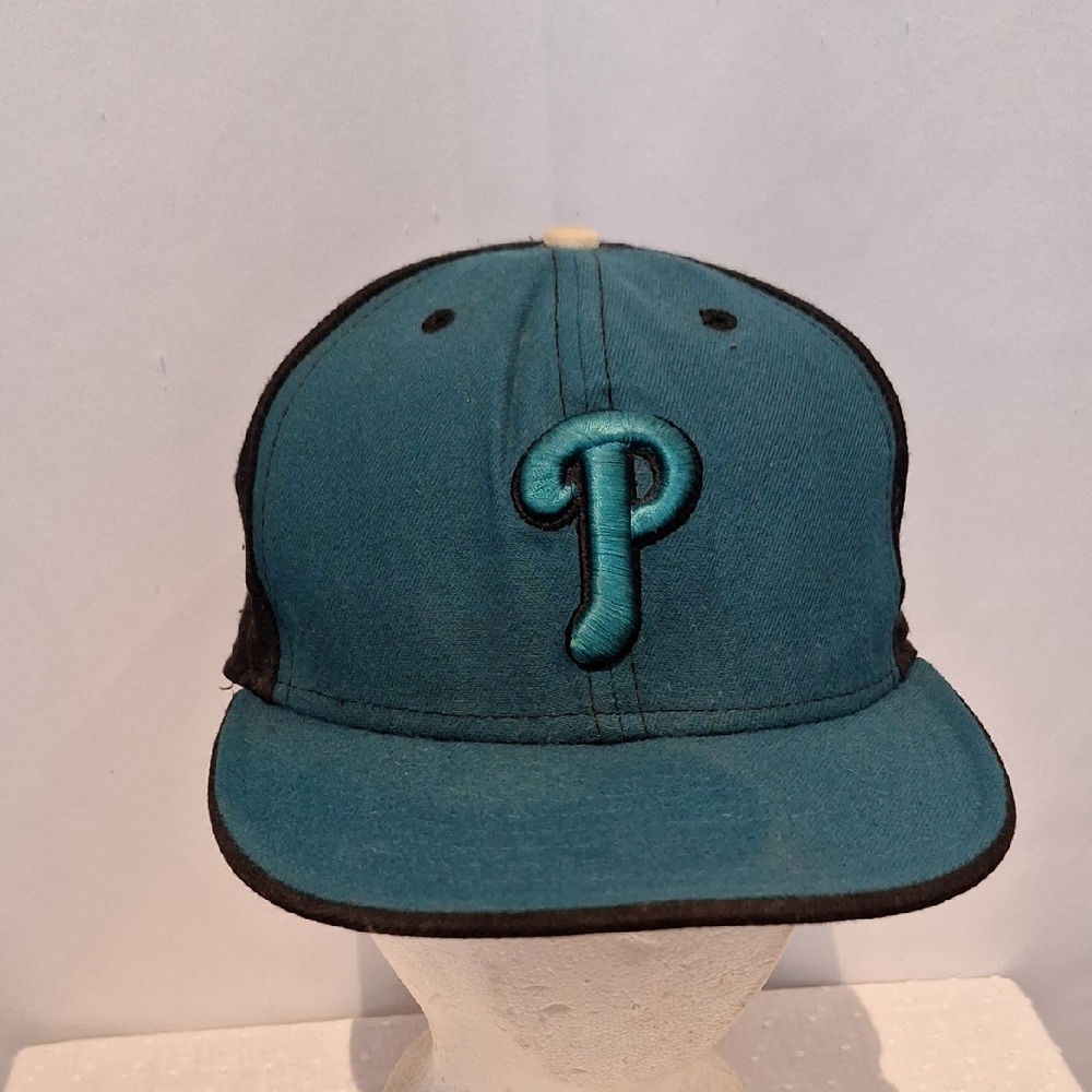 Philadelphia Phillies Teal Baseball Cap with Black Trim New Era Size 7 3/8